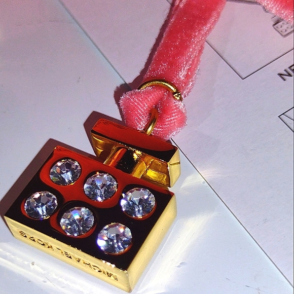 Michael Kors Very Hollywood Pink💕Velvet Choker/Bracelet NWT - Picture 8 of 15